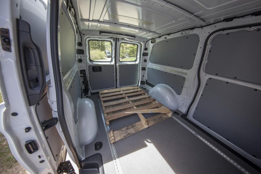 Багажник Mercedes-Benz Metris Cargo Van 2015 года  (фото 25 из 31)